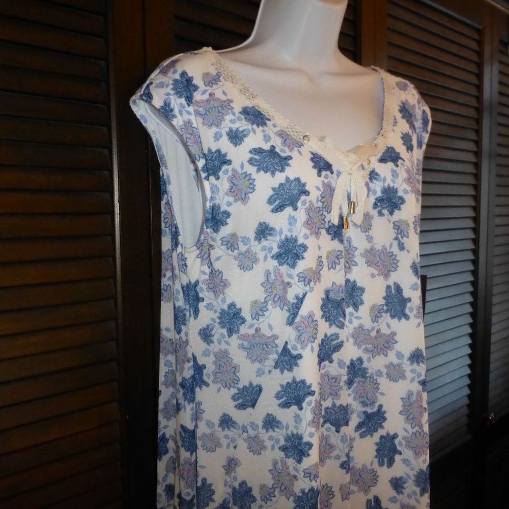 Skye's The LImit White & Blue Sleeveless Floral Dress, Knee Length, M, Nwt - Picture 3 of 8